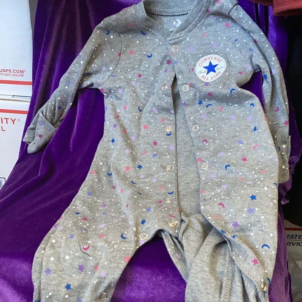 FINAL MARKDOWN Converse all star one piece 3 months